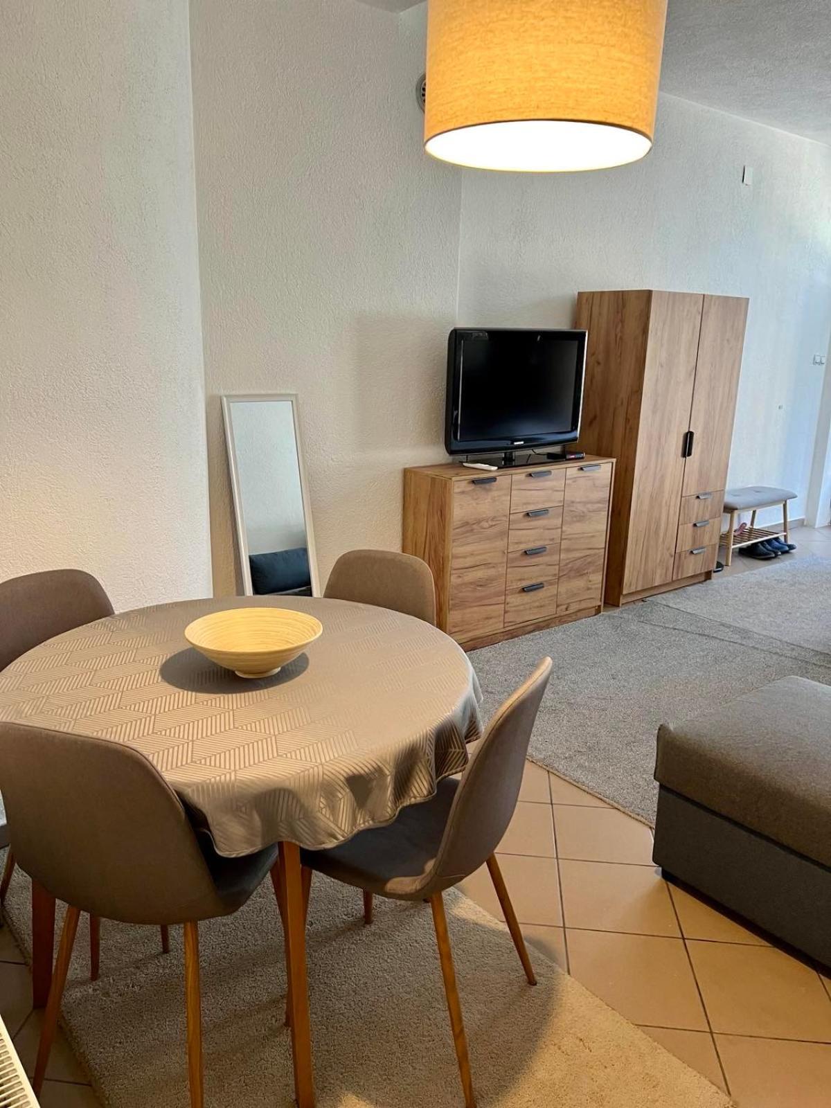 Apartamento Friendly Rent Pristina Exterior foto